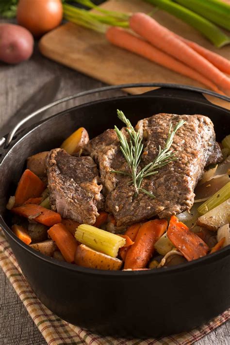 If wanted, lightly oil and season * meat prior <b>to cooking</b>. . How long to cook a 3 pound chuck roast in oven